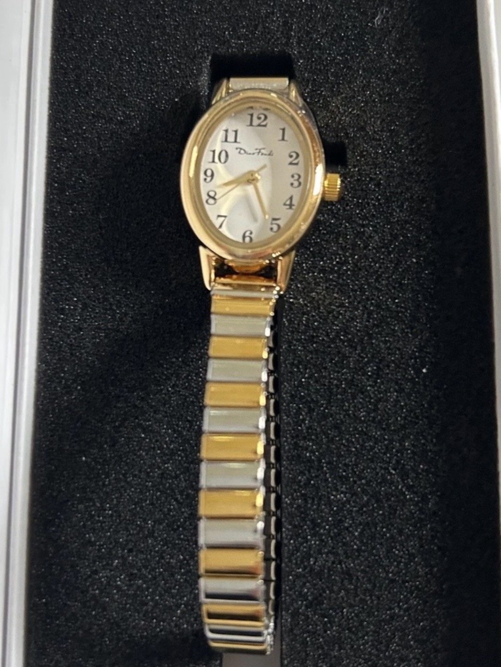 Diao Fendi Women's Thin Gold Silver Tone Watch Small Stretch Band #D36313
